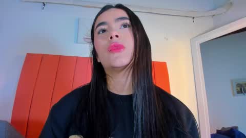 VALENTINA  3 online show from November 19, 12:15 pm