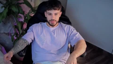 valenthinoking online show from September 8, 11:59 pm