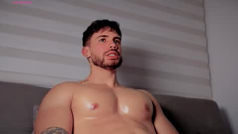 valenthinoking online show from November 21, 5:16 am