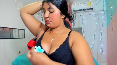 Snapshot of valentina_0_ chatting on February 15, 4:14 am Valentina online show from February 15, 4:14 am