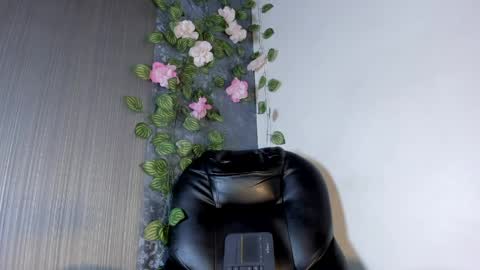 Valentina  Dolls online show from April 17, 11:50 pm