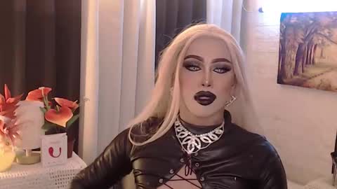 Snapshot of valentina_goddess_tsxxx chatting on September 14, 2:58 am Amanda online show from September 14, 2:58 am