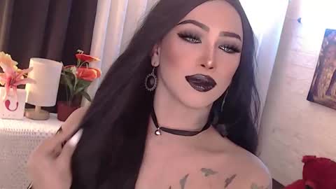 Snapshot of valentina_goddess_tsxxx chatting on October 4, 2:42 am Amanda online show from October 4, 2:42 am