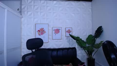 Valentina  online show from November 26, 12:19 am