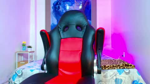 valentina_y_sneiderr online show from April 10, 10:58 pm