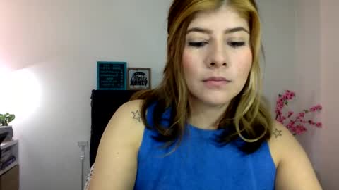 Valentinaa ferrer online show from March 13, 1:03 pm