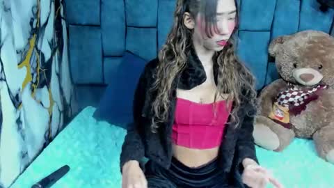 valentinaklean1 online show from May 17, 1:37 am