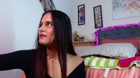 V A L E N T I N I online show from September 20, 10:24 pm