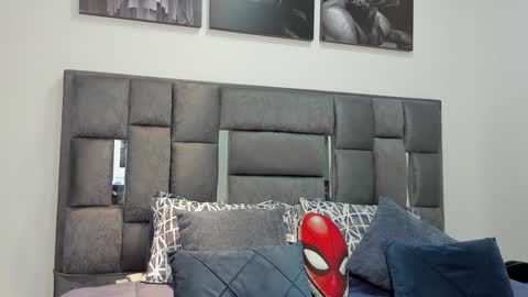 Snapshot of valentino_ferrari28 chatting on December 2, 11:35 pm Valentino Ferrari online show from December 2, 11:35 pm