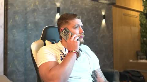 Snapshot of valentino_ferrari28 chatting on September 23, 2:05 am Valentino Ferrari online show from September 23, 2:05 am