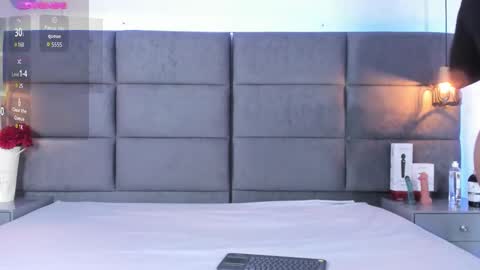 Snapshot of valentino_moon chatting on September 13, 2:58 am valentino moon online show from September 13, 2:58 am