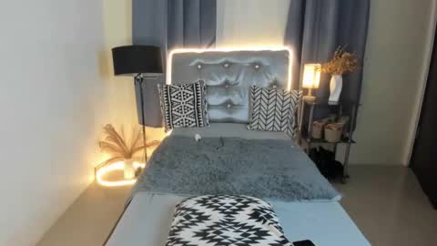 valeriacruise online show from February 11, 8:07 am