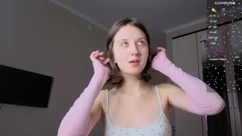 Snapshot of valerie_mooon chatting on October 11, 10:24 pm Kristi moony online show from October 11, 10:24 pm