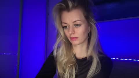 Valerie  online show from April 28, 1:37 pm