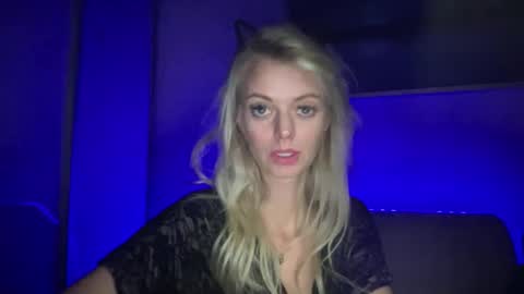 Valerie  online show from October 8, 8:04 pm