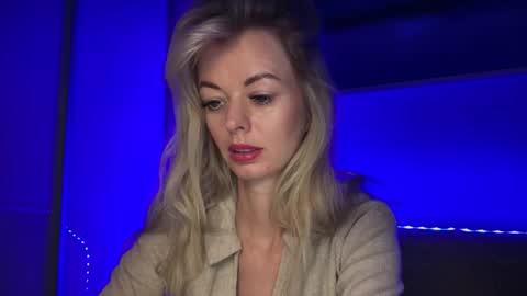 Valerie  online show from May 12, 10:46 am