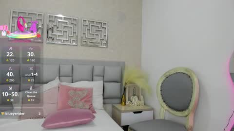 Snapshot of valeriesoto chatting on September 28, 12:03 pm Valerie online show from September 28, 12:03 pm