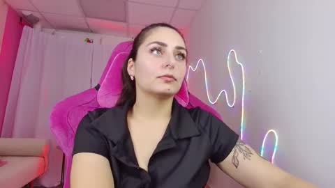 Valerie online show from November 25, 3:44 pm