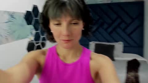 VALERY MORE online show from November 18, 12:30 pm