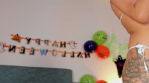 Snapshot of valerycolins chatting on October 22, 7:22 am call me Maria online show from October 22, 7:22 am