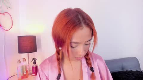Snapshot of valerycolins chatting on March 7, 5:51 am call me Maria online show from March 7, 5:51 am