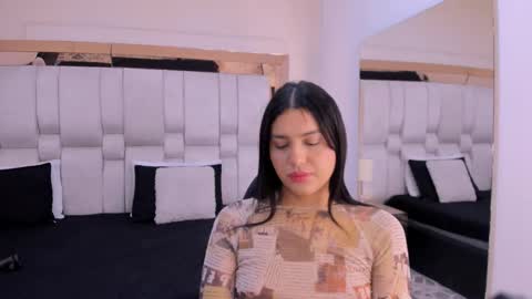 valerycooper23 online show from December 16, 9:10 pm