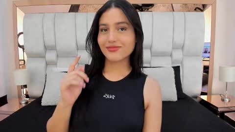 valerycooper23 online show from December 14, 8:15 pm