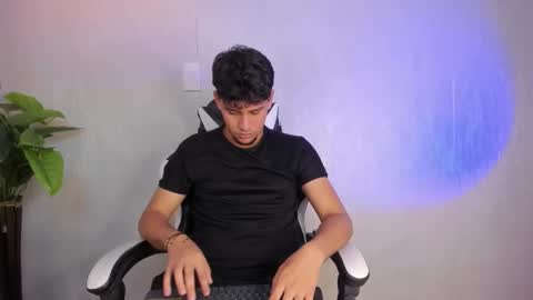 Valentino online show from March 21, 7:29 pm