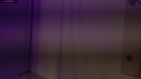 Vallolet Peach  online show from November 3, 5:25 pm