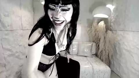 vampkitty_r online show from February 9, 1:37 pm