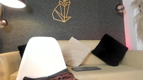 vane_vixen online show from December 17, 4:19 am