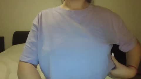 VanesaJewel online show from March 2, 8:40 pm