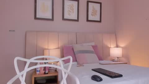 vanessa__cb online show from June 22, 11:39 am