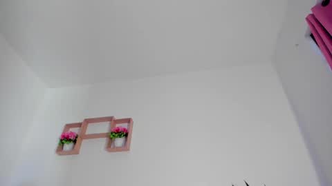 vanessa online show from February 4, 1:15 pm