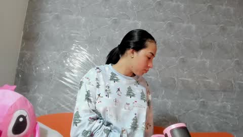 vanessaadol online show from February 7, 9:37 am