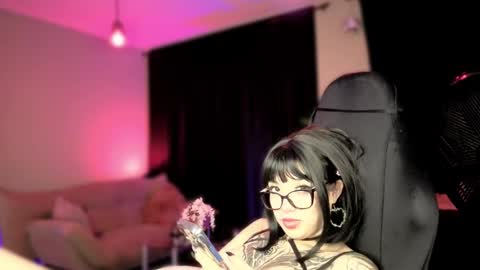 Vanessa  online show from June 7, 5:12 am