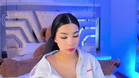 vanessaduval online show from January 16, 4:43 am