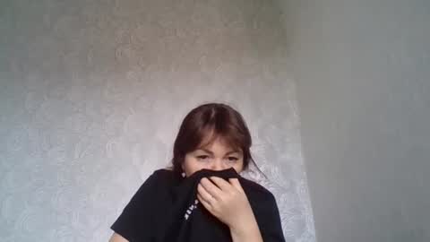 vanessasmuthh online show from June 30, 1:10 pm