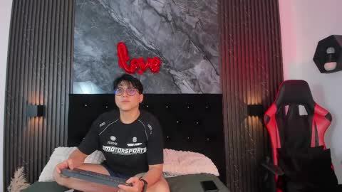 Snapshot of vanilla_hot_ chatting on February 17, 1:11 pm vanilla_hot_ online show from February 17, 1:11 pm