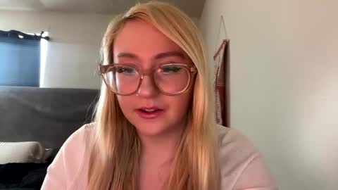 vanillapuddingpie online show from January 10, 6:38 pm