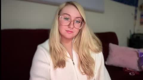 vanillapuddingpie online show from March 10, 12:39 am