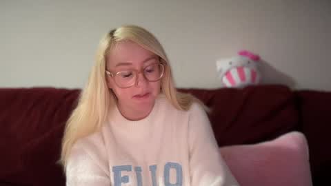 vanillapuddingpie online show from January 23, 5:02 am