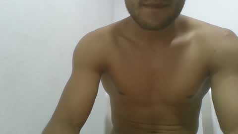 Snapshot of vansmoke chatting on February 20, 11:54 pm paulo robles online show from February 20, 11:54 pm