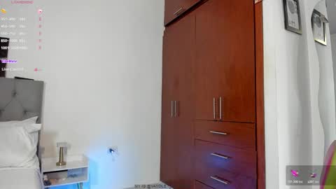 Hi Im Vayolet online show from November 6, 8:45 pm