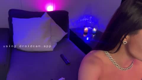 VeeDeeDuo online show from April 12, 11:20 pm