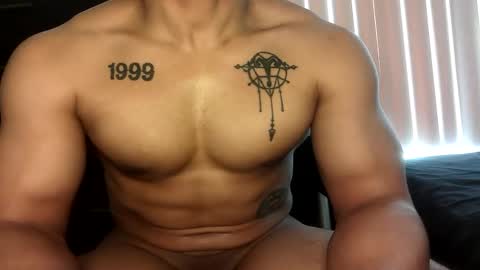 Vegas Love online show from May 6, 9:10 pm