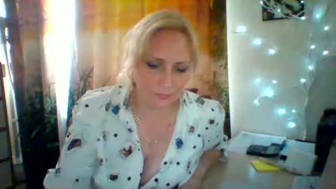 velka_raspberry online show from July 8, 4:43 pm