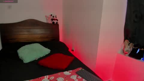 Vella online show from November 15, 5:36 pm