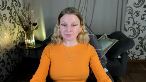 Snapshot of velvet_peach_ chatting on October 21, 12:21 pm velvet_peach_ online show from October 21, 12:21 pm