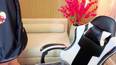 Venus  online show from April 10, 2:44 pm